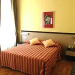 1 Hotel