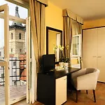 1 Hotel 4*