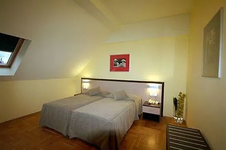 1 Hotell