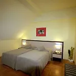 1 Hotel