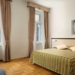 Hotel 1