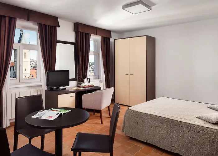 1 Hotel 4*